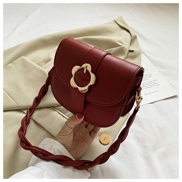 женщины pure color crossbody сумка мода кожа pu малого седло сумка женщина цепь плечо сумка кошелек
женщины pure color crossbody сумка мода кожа pu малого седло сумка женщина цепь плечо сумка кошелек
