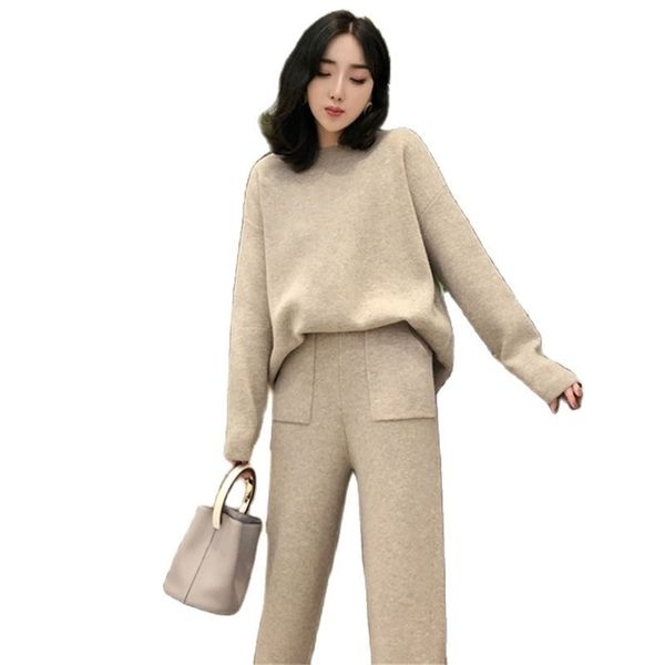 fashion women tracksuit jumper winter thick warm o-neck loose sweater+trousers knitting two piece set woman sport suit 220315, White
fashion women tracksuit jumper winter thick warm o-neck loose sweater+trousers knitting two piece set woman sport suit 220315, White