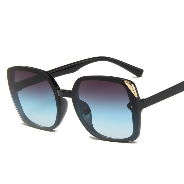 2020 fashionable versatile sunglasses gradient sun glasses personalized frame all-match glasses men's and women's sunglasses, White;black
2020 fashionable versatile sunglasses gradient sun glasses personalized frame all-match glasses men's and women's sunglasses, White;black
