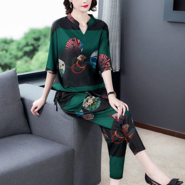 fashion casual suit women's summer 2020 new temperament broad lady middle-aged mother western style fashion two-piececasual two-pieceag, Gray
fashion casual suit women's summer 2020 new temperament broad lady middle-aged mother western style fashion two-piececasual two-pieceag, Gray