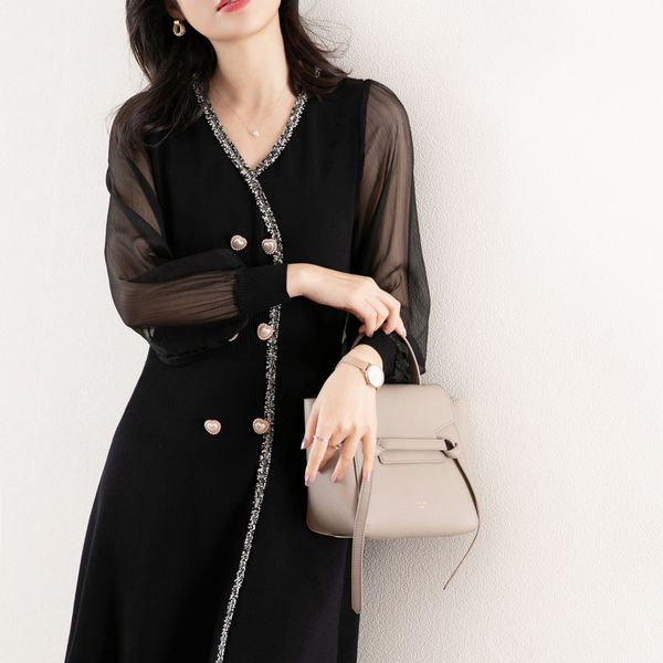 2021 new translucent lantern sleeves fashion temperament small fragrance knit women's spring v-neck slim waist dress mw3s, Black;gray
2021 new translucent lantern sleeves fashion temperament small fragrance knit women's spring v-neck slim waist dress mw3s, Black;gray