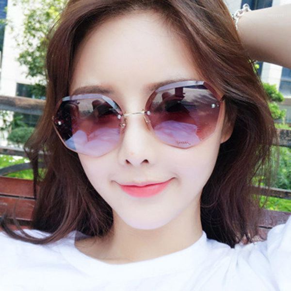 sunglasses 2021 fashion classic rimless women brand designer metal round sun glasses gradient shades ladies frameless glasses1, White;black
sunglasses 2021 fashion classic rimless women brand designer metal round sun glasses gradient shades ladies frameless glasses1, White;black