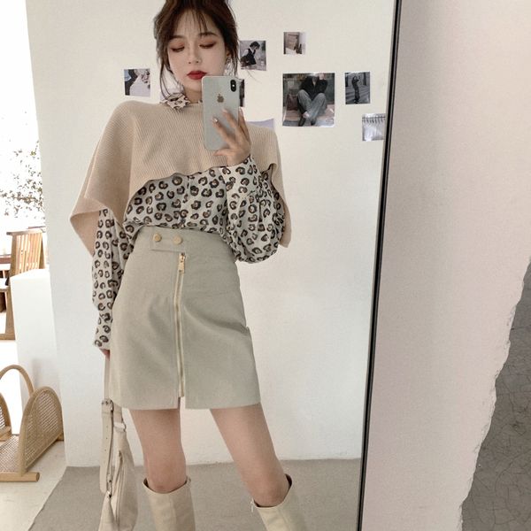 autumn 2020 new leopard print shirt irregular knitted shawl + leather skirt 3-piece fashion suit for women
autumn 2020 new leopard print shirt irregular knitted shawl + leather skirt 3-piece fashion suit for women