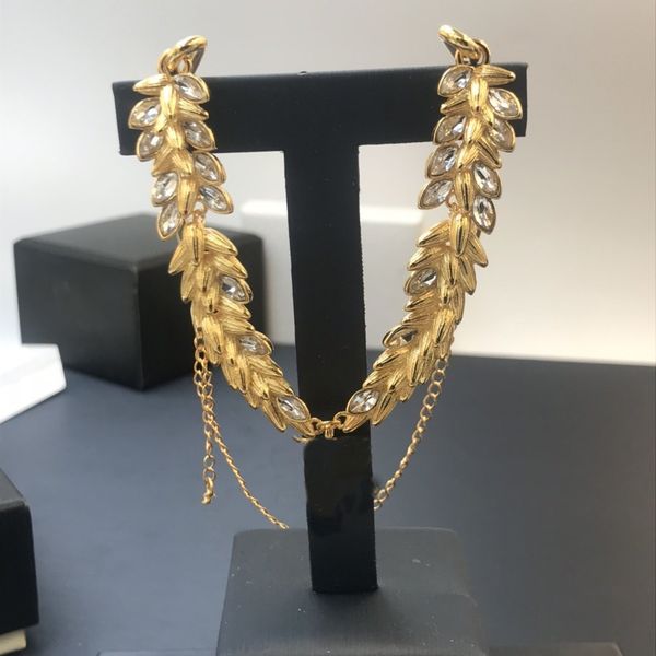 selling products gold-plated necklace for woman feather shape fashion charm necklace chain neck necklace jewelry, Silver
selling products gold-plated necklace for woman feather shape fashion charm necklace chain neck necklace jewelry, Silver