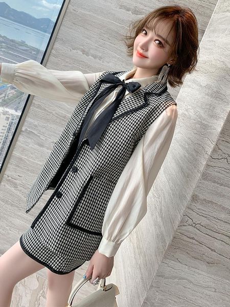women's tracksuits checked sleeveless vest + bow tie shirt high waist a-line skirt three-piece female 2021 autumn, Gray
women's tracksuits checked sleeveless vest + bow tie shirt high waist a-line skirt three-piece female 2021 autumn, Gray