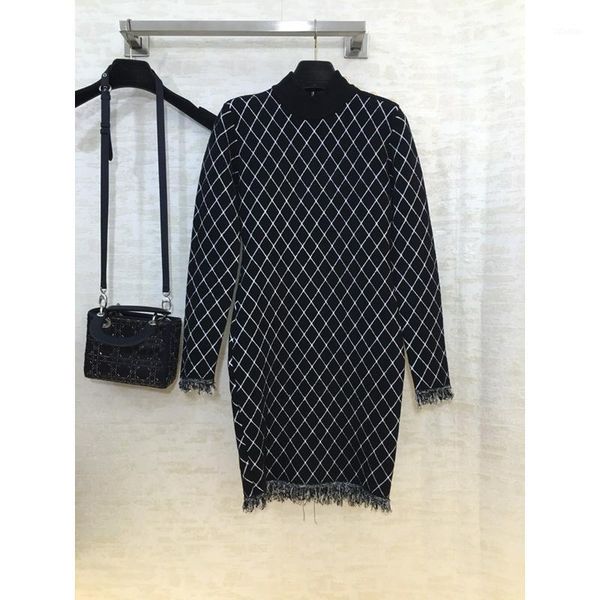 11.28 high end quality fashion temperament slim mini dress women geometric argyle pattern tassels design back zipper dress1, Black;gray
11.28 high end quality fashion temperament slim mini dress women geometric argyle pattern tassels design back zipper dress1, Black;gray