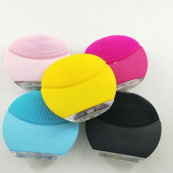 2020 cleanser mini electric ultrasonic beauty instrument silicone waterproof cleanser pores clean three colors delivery cleansing tools
2020 cleanser mini electric ultrasonic beauty instrument silicone waterproof cleanser pores clean three colors delivery cleansing tools