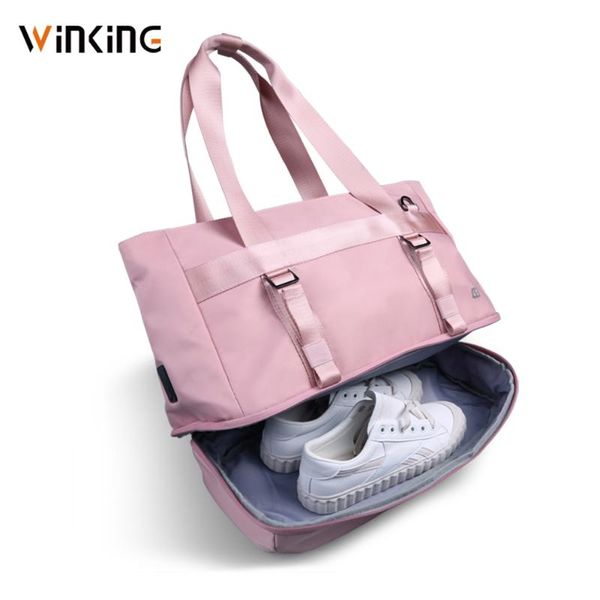 travel bag portable luggage bag women usb charing sports gym tote foldable large handbags organizer men's business duffle
travel bag portable luggage bag women usb charing sports gym tote foldable large handbags organizer men's business duffle