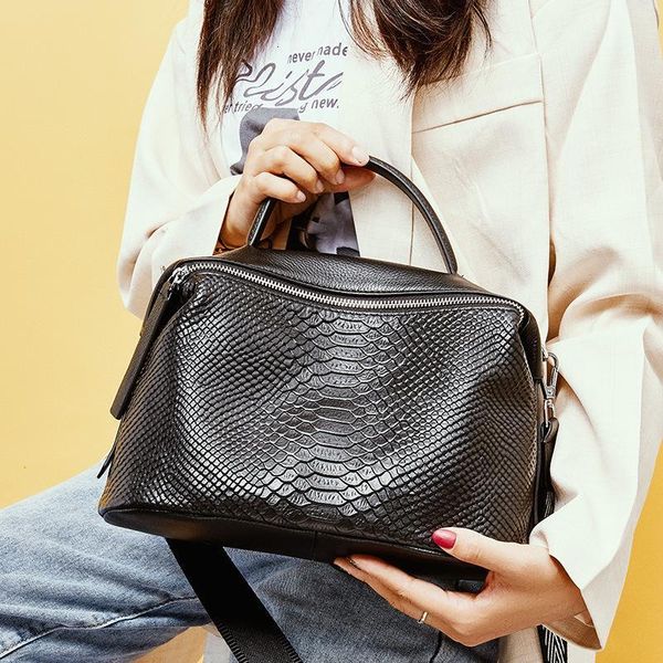 fashion genuine leather handbag women vintage alligator crossbody bag female commuter style tote
fashion genuine leather handbag women vintage alligator crossbody bag female commuter style tote