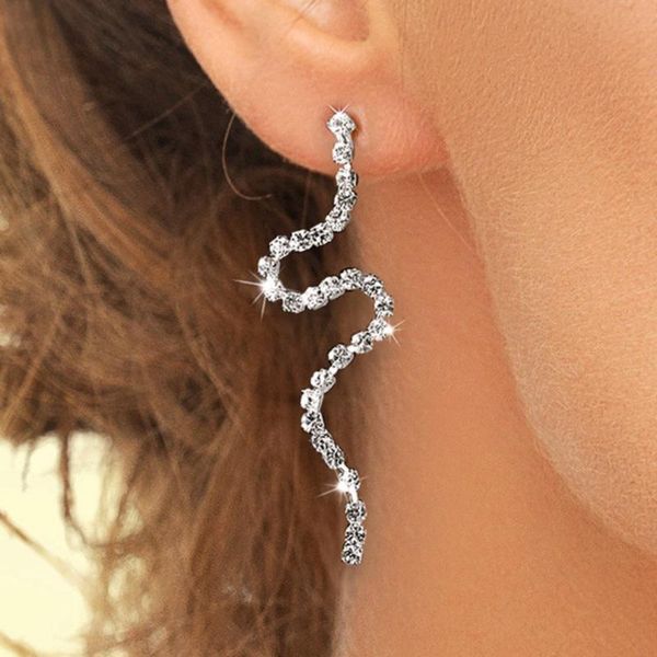 stud snake-shaped women earrings brilliant cubic zircon personality female long earring for party fashion jewelry, Golden;silver
stud snake-shaped women earrings brilliant cubic zircon personality female long earring for party fashion jewelry, Golden;silver