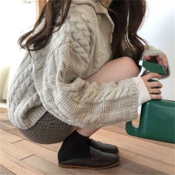 2021 new autumn new korean style female sweater with sleeve long cropped cardigan qr04, White;black
2021 new autumn new korean style female sweater with sleeve long cropped cardigan qr04, White;black