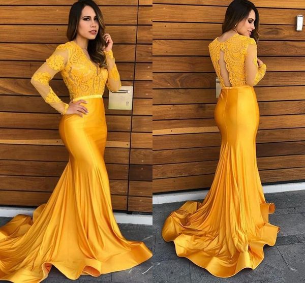 2021 new yellow lace evening dresses mermaid v neck long sleeves satin formal long prom gowns horsehair skirt party dress, Black;red
2021 new yellow lace evening dresses mermaid v neck long sleeves satin formal long prom gowns horsehair skirt party dress, Black;red