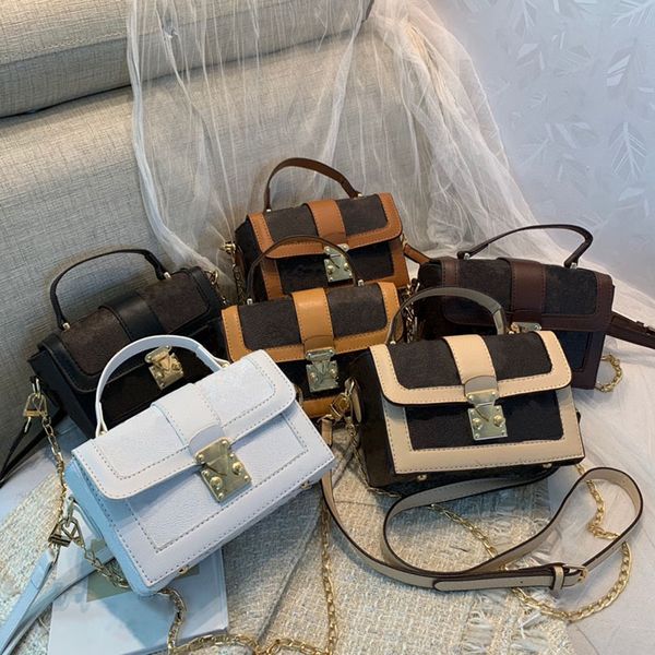 2022 new women hand bags luxury designer fashion letter print doctor shoulder bag high-quality metal buckle set off women's temperament
2022 new women hand bags luxury designer fashion letter print doctor shoulder bag high-quality metal buckle set off women's temperament