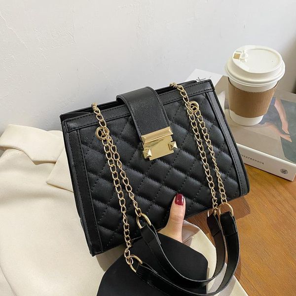 luxury designer new rhombus simple girl one-shoulder messenger bag fashion chain small square bag, leather, black, white, 23cm
luxury designer new rhombus simple girl one-shoulder messenger bag fashion chain small square bag, leather, black, white, 23cm