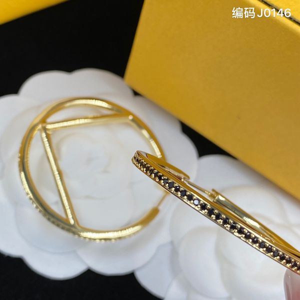 2022 women hoops earrings diamond hoops fashion womens circle gold silver earring jewelry luxurys designer f earrings letter studs2171246, Golden;silver
2022 women hoops earrings diamond hoops fashion womens circle gold silver earring jewelry luxurys designer f earrings letter studs2171246, Golden;silver