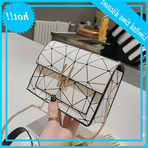 women bags 2020 summer new korean version of the messenger handbag chains crack prints wild shoulder bag
women bags 2020 summer new korean version of the messenger handbag chains crack prints wild shoulder bag