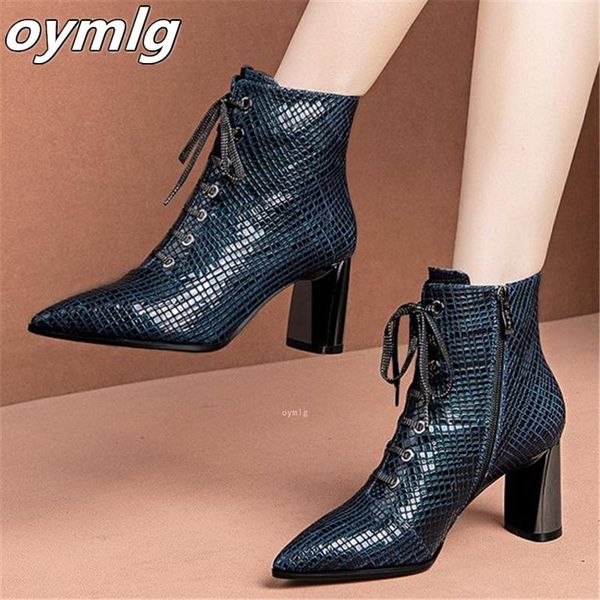 2020 new women ankle boots leather boots autumn winter women lace up side zipper anti-slip botas mujer, Black
2020 new women ankle boots leather boots autumn winter women lace up side zipper anti-slip botas mujer, Black