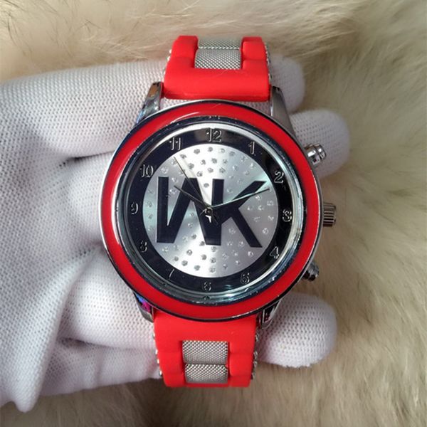 watch lady tape bead shining quartz watch, Slivery;brown
watch lady tape bead shining quartz watch, Slivery;brown