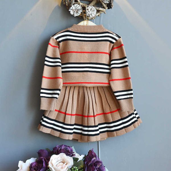 set baby clothes girls winter girl sweater striped pleated skirt two-piece suit 3-7 years kids clothing, White
set baby clothes girls winter girl sweater striped pleated skirt two-piece suit 3-7 years kids clothing, White