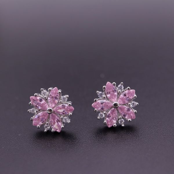 hengsheng s925 silver cross-border one product dropshipping cherry blossom flower fashion korean style simple zircon ear studs womens earrin, Golden
hengsheng s925 silver cross-border one product dropshipping cherry blossom flower fashion korean style simple zircon ear studs womens earrin, Golden