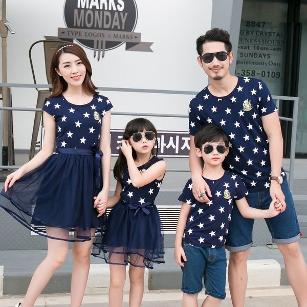 summer cotton family matching outfits mom and daughter mesh dress dad son blue white stars short t-shirt children clothing y200713
summer cotton family matching outfits mom and daughter mesh dress dad son blue white stars short t-shirt children clothing y200713