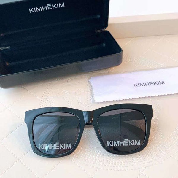 liuwen net red kim hekim wang glasses street sdouble black frame lens single letter sunglasses, White;black
liuwen net red kim hekim wang glasses street sdouble black frame lens single letter sunglasses, White;black
