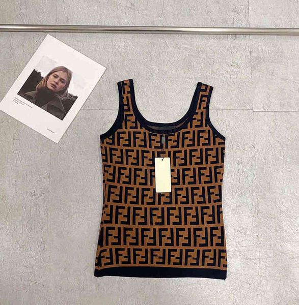 2022 factory wholesale new double knitted vest girls' allover printed old flower sleeveless inner layer wind live purchase, White;black
2022 factory wholesale new double knitted vest girls' allover printed old flower sleeveless inner layer wind live purchase, White;black