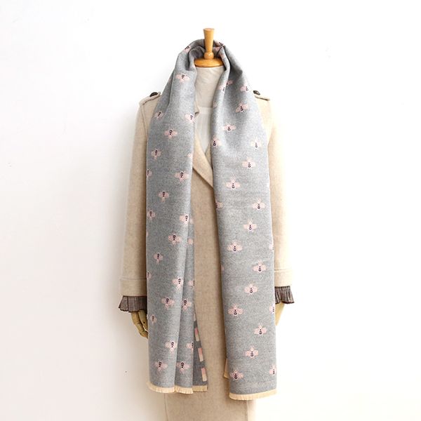 2021 new brand double-sided women mrs winter warm cashmere shawl scarf animal bee printing soft thin blanket holiday gifts iist, Blue;gray
2021 new brand double-sided women mrs winter warm cashmere shawl scarf animal bee printing soft thin blanket holiday gifts iist, Blue;gray