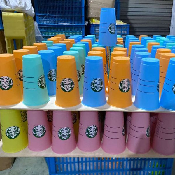 dhl 24oz color change tumblers plastic drinking juice cup with lip and straw magic coffee mug costom starbucks color changing plastic cup
dhl 24oz color change tumblers plastic drinking juice cup with lip and straw magic coffee mug costom starbucks color changing plastic cup