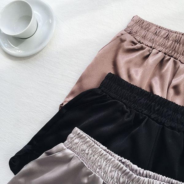 summer solid satin casual short feminino elastic high waist black silver wide leg trouser bottom women fashion shorts y200512, White;black
summer solid satin casual short feminino elastic high waist black silver wide leg trouser bottom women fashion shorts y200512, White;black