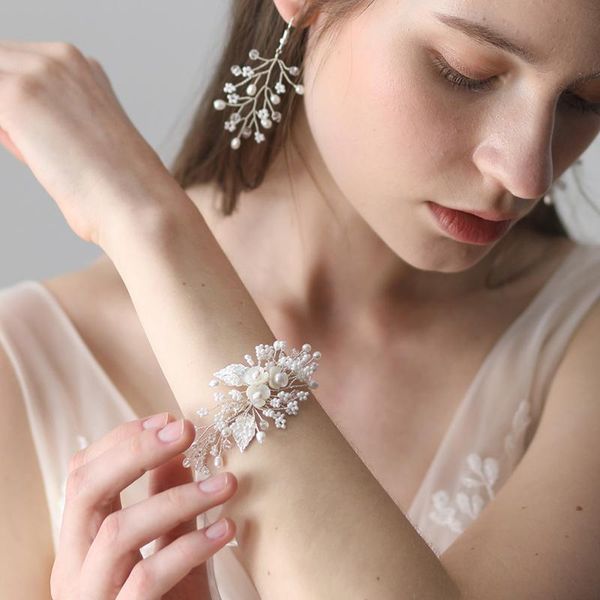 charm bracelets flower leaf bridal pearls rhiestones wrist bangles girl women party bridesmaids bride jewelry wedding accessories, Golden;silver
charm bracelets flower leaf bridal pearls rhiestones wrist bangles girl women party bridesmaids bride jewelry wedding accessories, Golden;silver