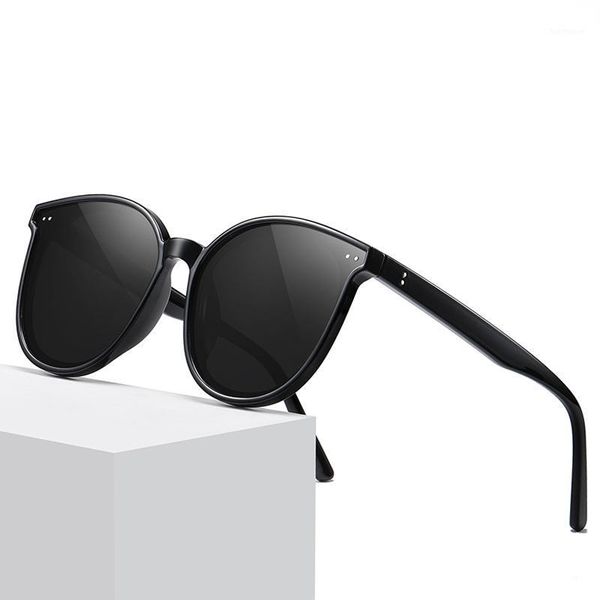 2020 fashion sunglasses women men polarized bright eyewear driving out door women mirror vintage masculino uv4001, White;black
2020 fashion sunglasses women men polarized bright eyewear driving out door women mirror vintage masculino uv4001, White;black