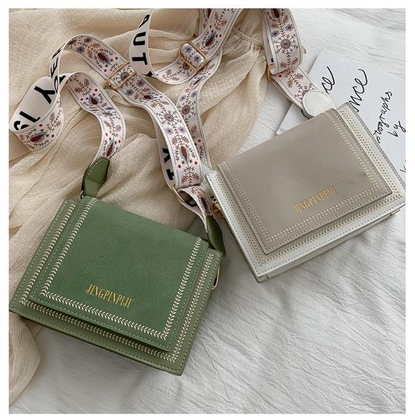 crossbody bags for women fashion trend shoulder bag contrast color frosted clamshell lock portable messenger female bag
crossbody bags for women fashion trend shoulder bag contrast color frosted clamshell lock portable messenger female bag
