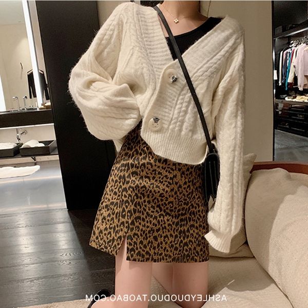 2020 net red early autumn new products calm temperament glutinous skin feeling twist twist early autumn good thing mahua cardigan 6soic 6soi, White;black
2020 net red early autumn new products calm temperament glutinous skin feeling twist twist early autumn good thing mahua cardigan 6soic 6soi, White;black