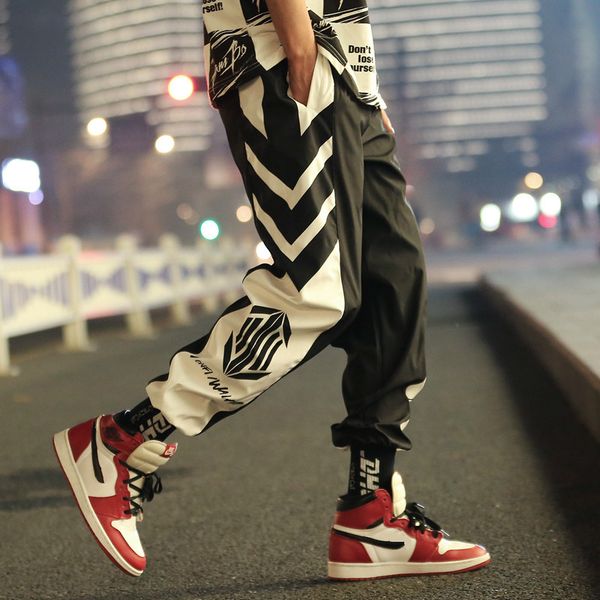 2021 new men's joggers'hip hop loose track pants long streetwear fashion young pantalon zhya ht8t, White;black
2021 new men's joggers'hip hop loose track pants long streetwear fashion young pantalon zhya ht8t, White;black