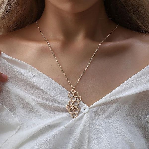 zg charm fashion necklaces for women girl nature hexagon honeycomb necklace with bee jewelry party prom gift, Silver
zg charm fashion necklaces for women girl nature hexagon honeycomb necklace with bee jewelry party prom gift, Silver