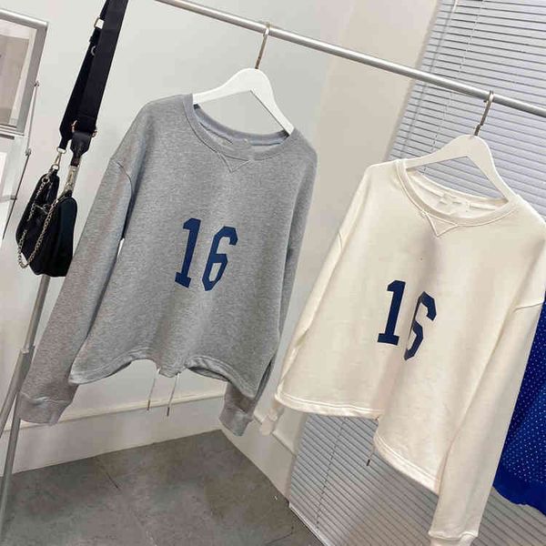 21s autumn ce family letter printing round neck pullover women's casual hem band loose long sleeve fashion, Black
21s autumn ce family letter printing round neck pullover women's casual hem band loose long sleeve fashion, Black