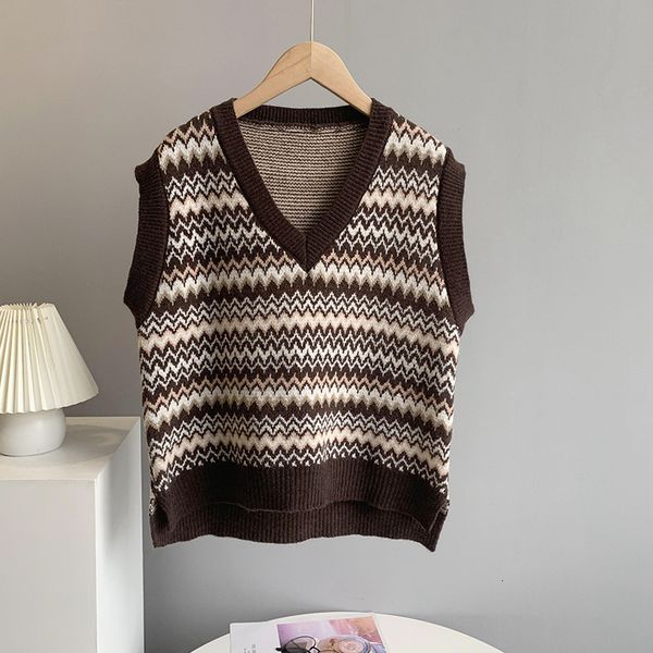 new 2021 v-neck vest sleeveless knitted vintage striped print all match loose style sweater casual women pullovers serj, Black;white
new 2021 v-neck vest sleeveless knitted vintage striped print all match loose style sweater casual women pullovers serj, Black;white