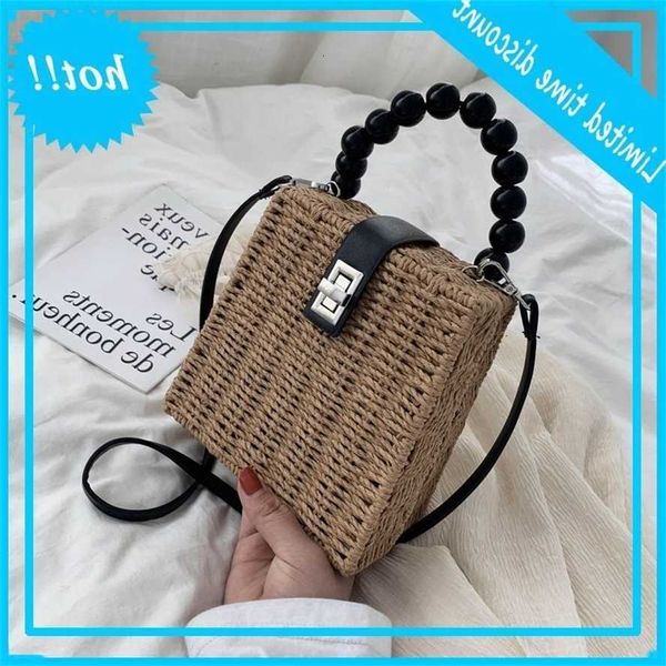 2020 new comfortable summer vintage handmade cups woven beaches women's trapezium shoulder slinging cup drilling girls travel handbags
2020 new comfortable summer vintage handmade cups woven beaches women's trapezium shoulder slinging cup drilling girls travel handbags