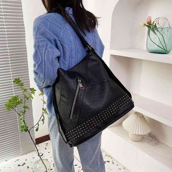 2021 autumn and winter new style messenger bag large capacity handbag fashion heavy industry double shoulder leather feel trendy
2021 autumn and winter new style messenger bag large capacity handbag fashion heavy industry double shoulder leather feel trendy