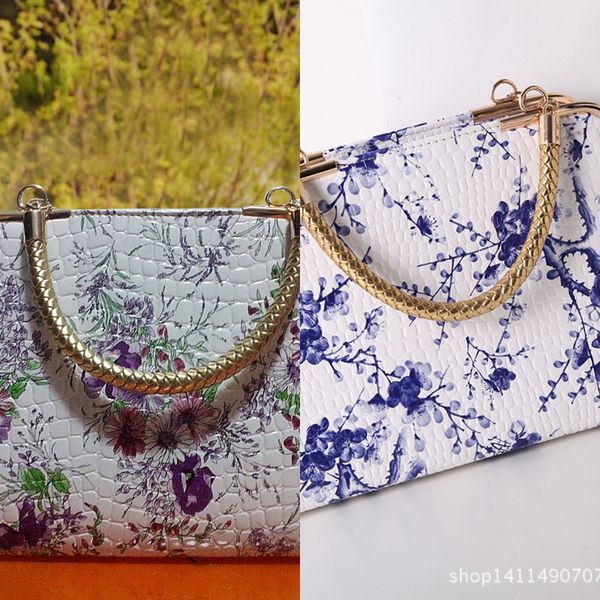 2020 new chinese style blue and white porcelain bag with national cheongsam cheongsamcheongsam women's fashionable big bag with nationa
2020 new chinese style blue and white porcelain bag with national cheongsam cheongsamcheongsam women's fashionable big bag with nationa