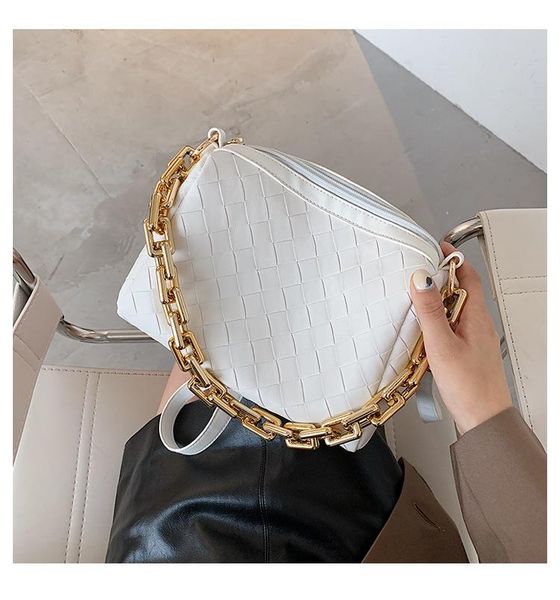 the new korean fashion trend for autumn 2020 women's bag with thick chain braids one-shoulder cross-arm handbag
the new korean fashion trend for autumn 2020 women's bag with thick chain braids one-shoulder cross-arm handbag