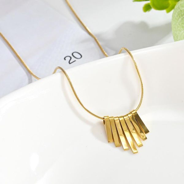 chokers classic design titanium steel geometric rectangle pendant necklace for women trendy gold color collar luxury jewelry, Golden;silver
chokers classic design titanium steel geometric rectangle pendant necklace for women trendy gold color collar luxury jewelry, Golden;silver