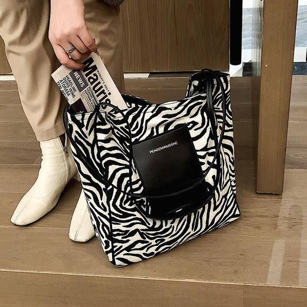 popular leopard print handbags winter new fashion large capacity versatile canvas shoulder bucket bag multifunctional bag
popular leopard print handbags winter new fashion large capacity versatile canvas shoulder bucket bag multifunctional bag
