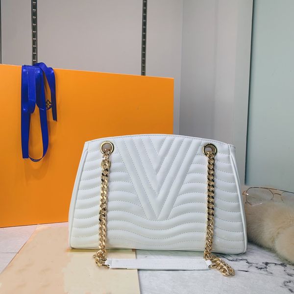vintage diamond chain big tassel handbag women's shoulder bag pu leather messenger bag tote bag ladies wallet new size 32x22x13cm
vintage diamond chain big tassel handbag women's shoulder bag pu leather messenger bag tote bag ladies wallet new size 32x22x13cm