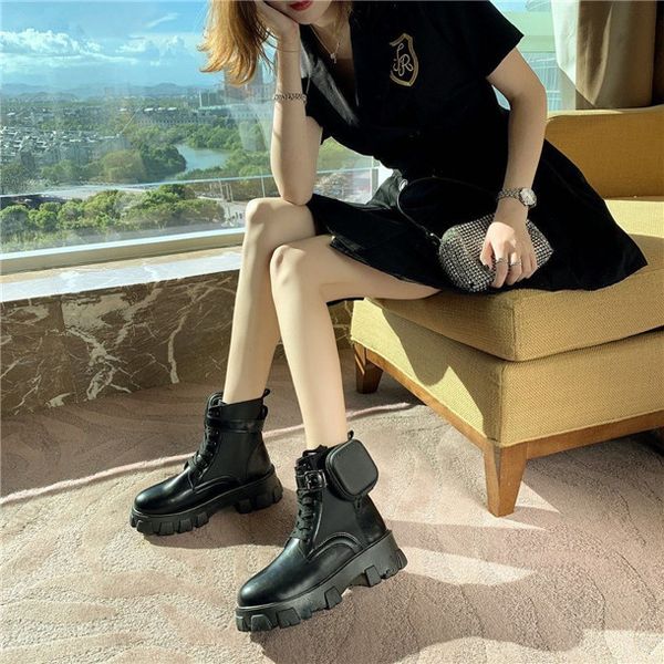 2020 winter new women's thick-soled leather martin boots casual women's boots women's fashion lace-up high boots zzz 35-40, Black
2020 winter new women's thick-soled leather martin boots casual women's boots women's fashion lace-up high boots zzz 35-40, Black