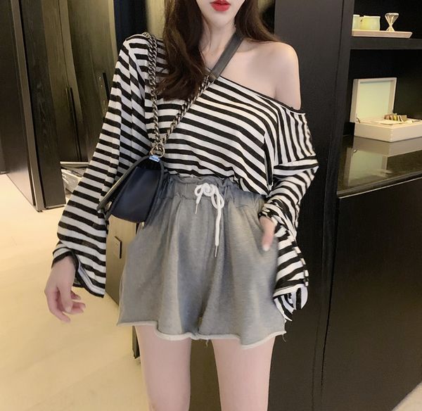diagonal shoulder heart stripe long sleeve nationality ethnic group thin t-shirt for women 2020 new minority loose sunscreen fashion, White
diagonal shoulder heart stripe long sleeve nationality ethnic group thin t-shirt for women 2020 new minority loose sunscreen fashion, White