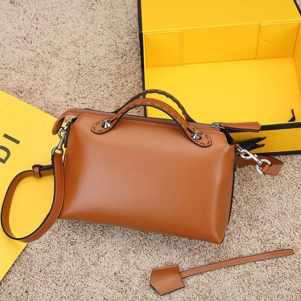 new season new ladies luxury handbags designer famous bags for women 2021 real leather shoulder crossbody bags
new season new ladies luxury handbags designer famous bags for women 2021 real leather shoulder crossbody bags