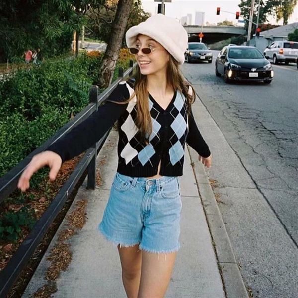 2020 vintage stylish geometric rhombic cardigan sweater women fashion autumn warm long sleeve outerwear chic england style, White;black
2020 vintage stylish geometric rhombic cardigan sweater women fashion autumn warm long sleeve outerwear chic england style, White;black
