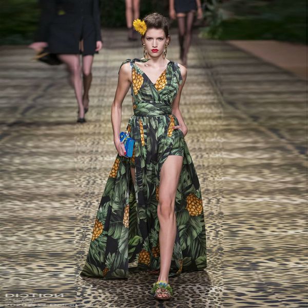 wild long flower boho a piece with cleavage v slingsbeach casual party 2021 summer new woman big skirt overalls 62jl, Black
wild long flower boho a piece with cleavage v slingsbeach casual party 2021 summer new woman big skirt overalls 62jl, Black